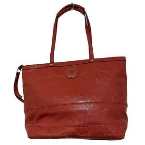 NWT COACH Signature Stitch Permisson Patent Leather Exterior Pouch Zip Closure